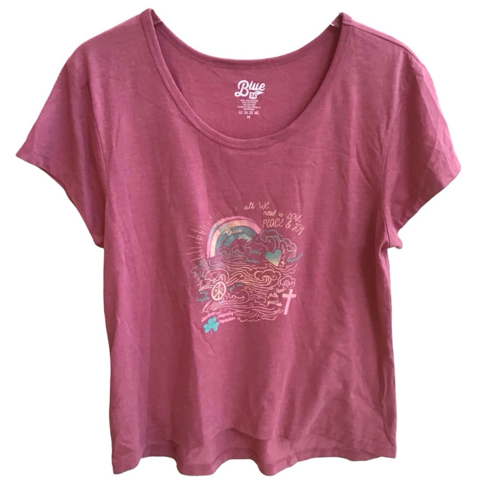 Blue 84 “All We Need is Love, Peace & Joy” Hi-Lo Graphic Tee NWOT Size: Medium - Picture 2 of 5